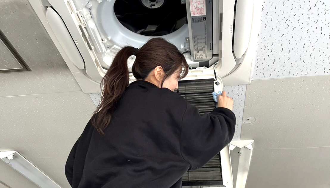 女性スタッフがお伺いします